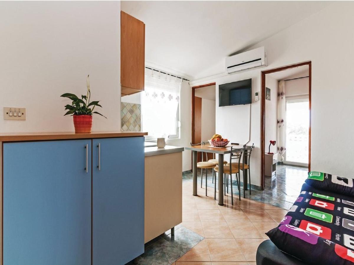 Apartment Hak Vir